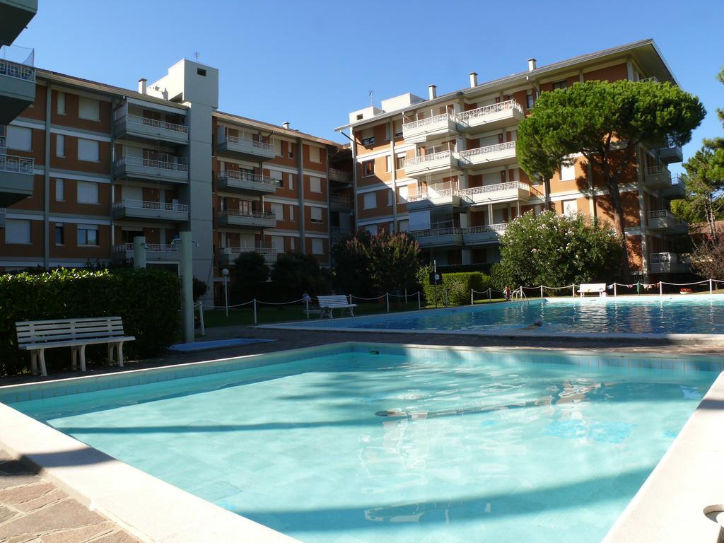 Residence Gardenia Lignano Sabbiadoro Rum bild