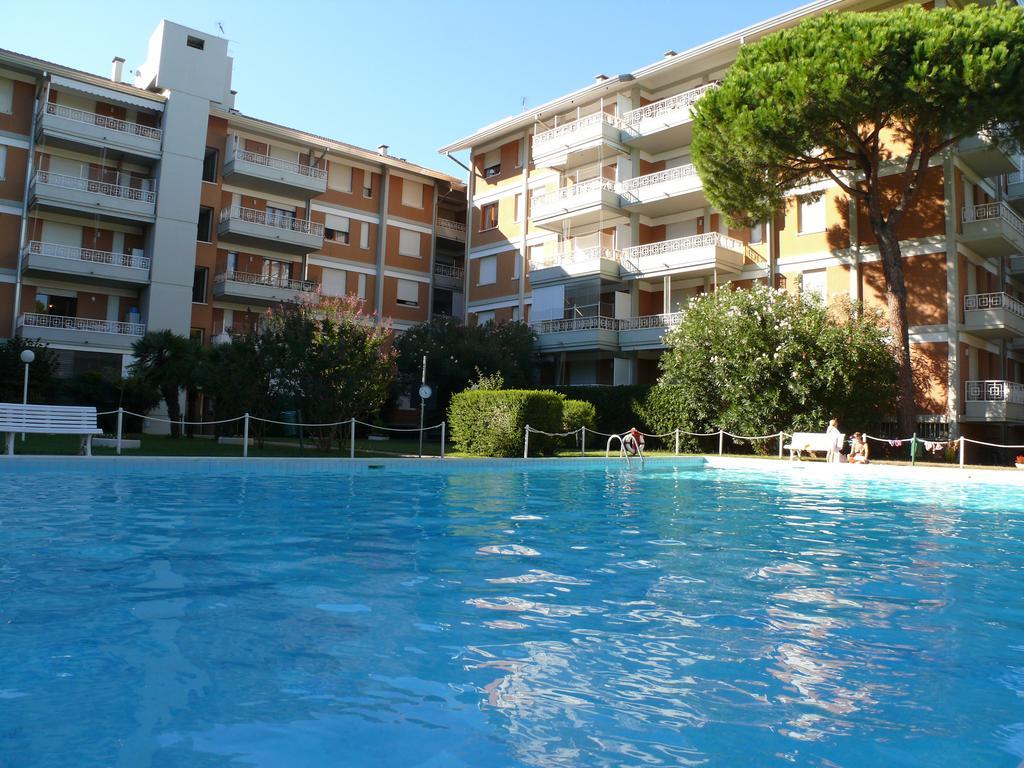 Residence Gardenia Lignano Sabbiadoro Exteriör bild