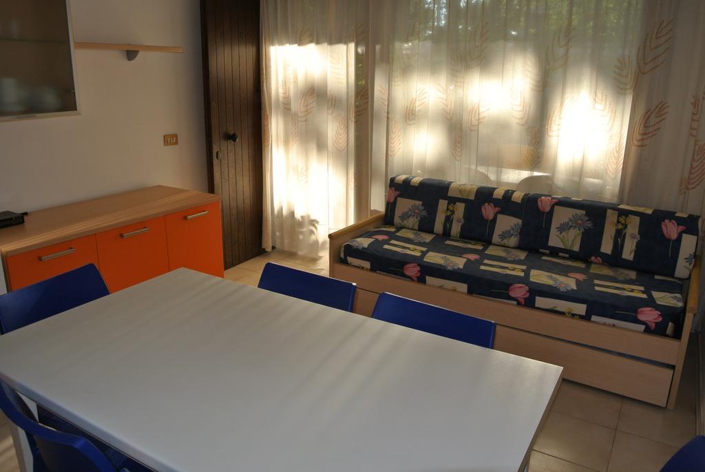 Residence Gardenia Lignano Sabbiadoro Exteriör bild